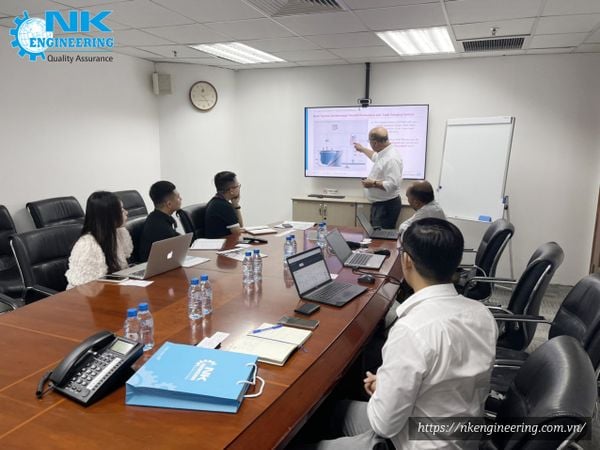ông Toni Kaesbeck - Giám đốc Phát triển Kinh doanh thăm NK Engineering (5)