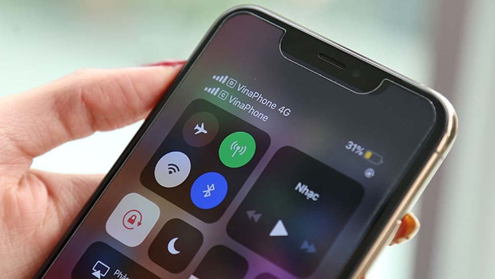 Apple sắp sản xuất iPhone với eSIM, loại bỏ khe sim vật lý