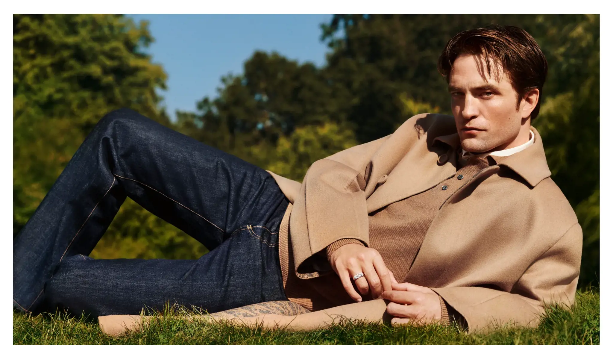 Robert Pattinson - Khí chất thầm lặng định hình phong cách quý ông hiện đại