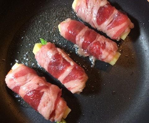 Cách làm bò cuộn phô mai cực đơn giản