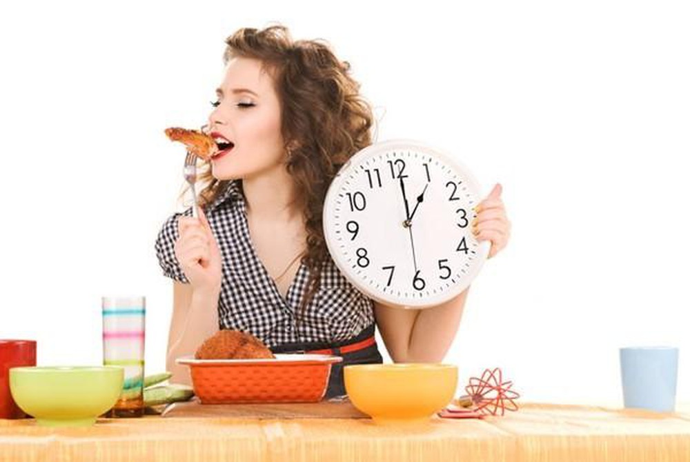 3 khung giờ vàng có thể ăn để tăng cường sức khỏe lại tránh được tăng cân