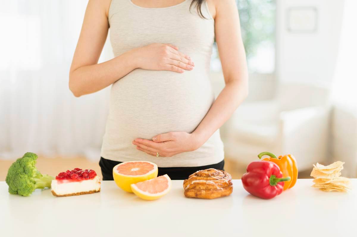 10 loại thực phẩm mẹ bầu có thèm mấy cũng nên tránh ăn trong thai kỳ
