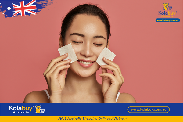 Cây lăn hút dầu Revlon Oil-Absorbing Volcanic Roller