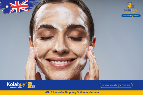 Sữa rửa mặt dưỡng ẩm Eaoron Hyaluronic Cleanser 100ml