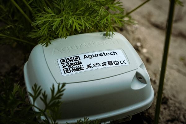 Cam-bien-do-thong-so-dat-thong-minh-Agurotech-Saturnia-Probe