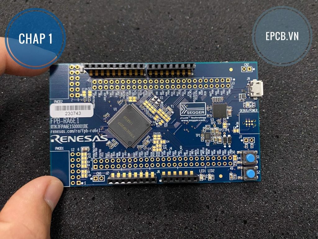 Differences between OSs for Personal Computers and Embedded Systems