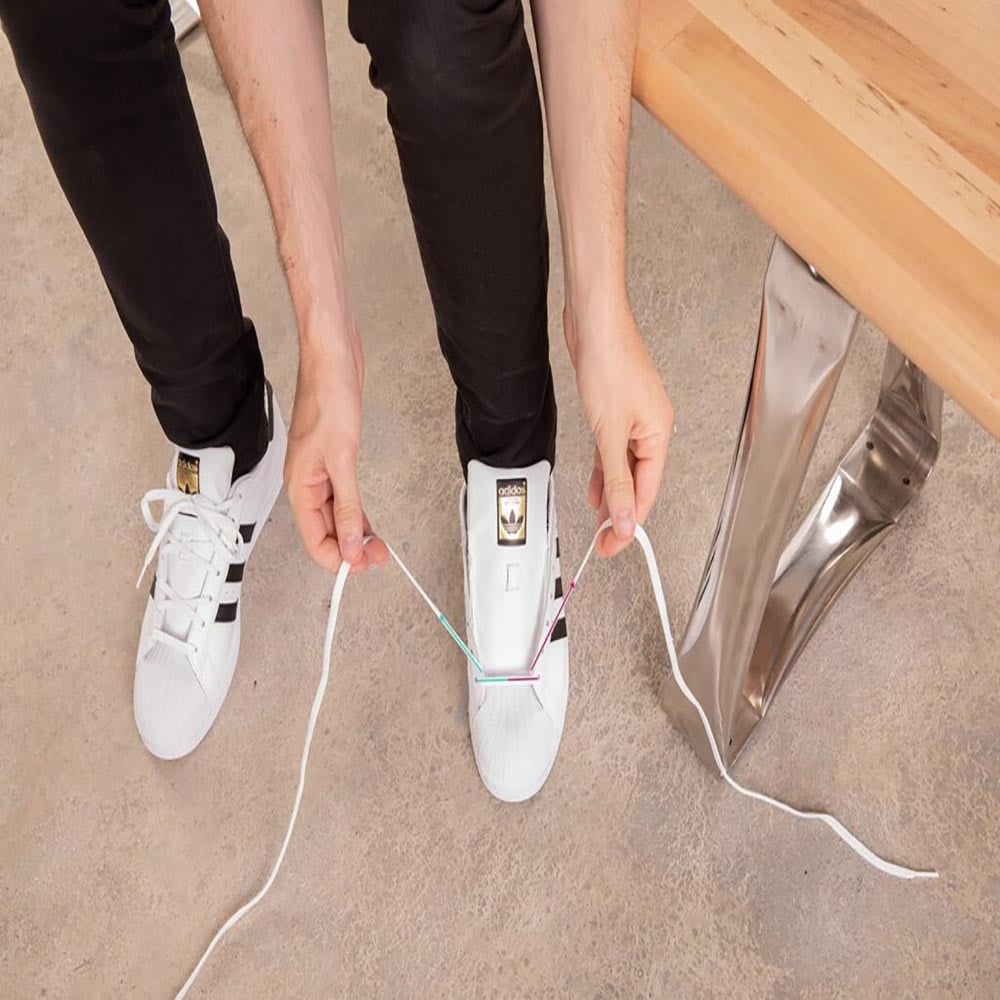 Cách buộc dây giày bị dài giúp giày đẹp và gọn hơn