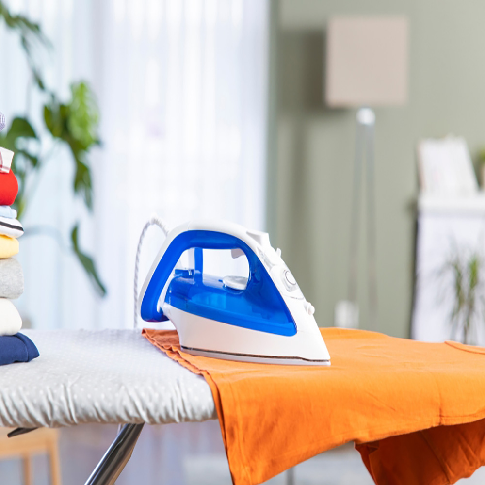 Cách ủi áo phông đúng chuẩn giúp giữ dáng và bền màu lâu dài
