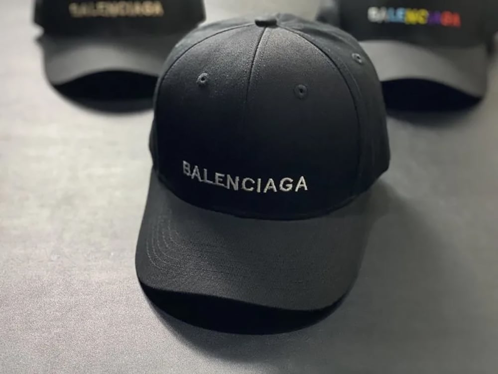 Balenciaga – Mũ lưỡi trai đẹp nhất năm 2025, biểu tượng phong cách cá tính