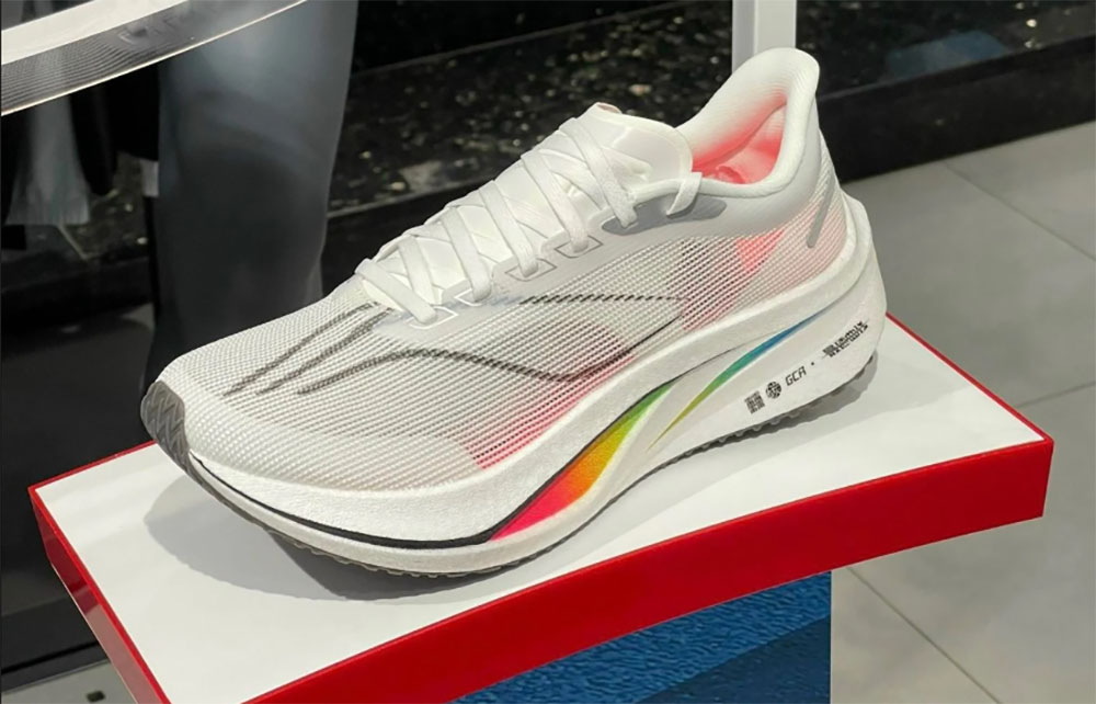 Giày chạy bộ nam FEIDIAN 4 CHALLENGER ARMU005 Sport Sneaker
