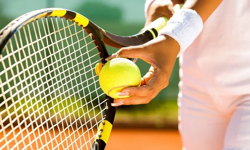Chi phí chơi tennis có cao không?