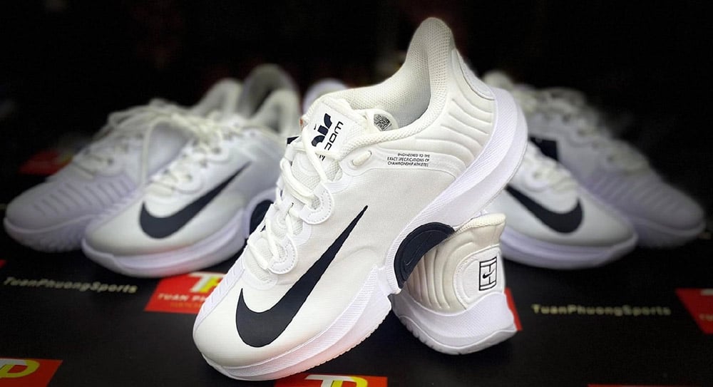 Giày tennis Nike