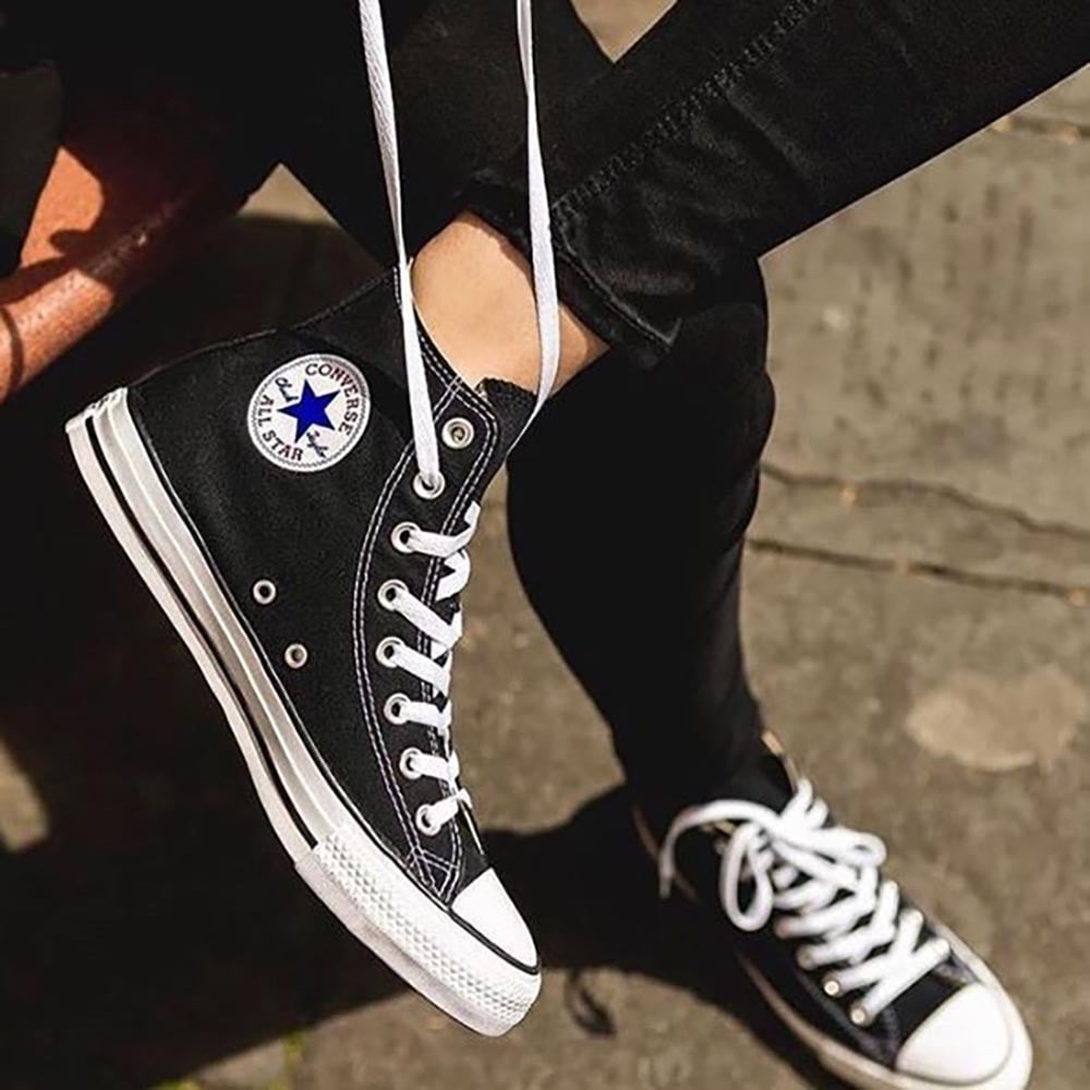 Hướng Dẫn Thắt Dây Giày Chuck Taylor Cổ Cao Theo Kiểu Thanh Ngang