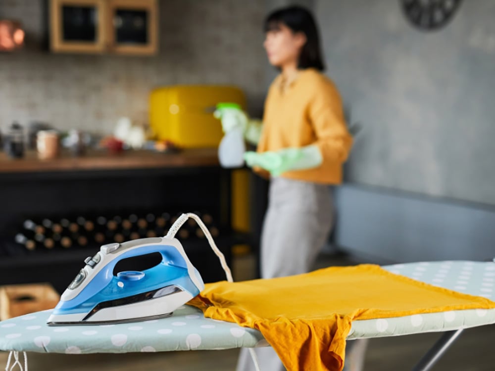 Không Nên Ủi Áo Polo Khi Còn Ướt