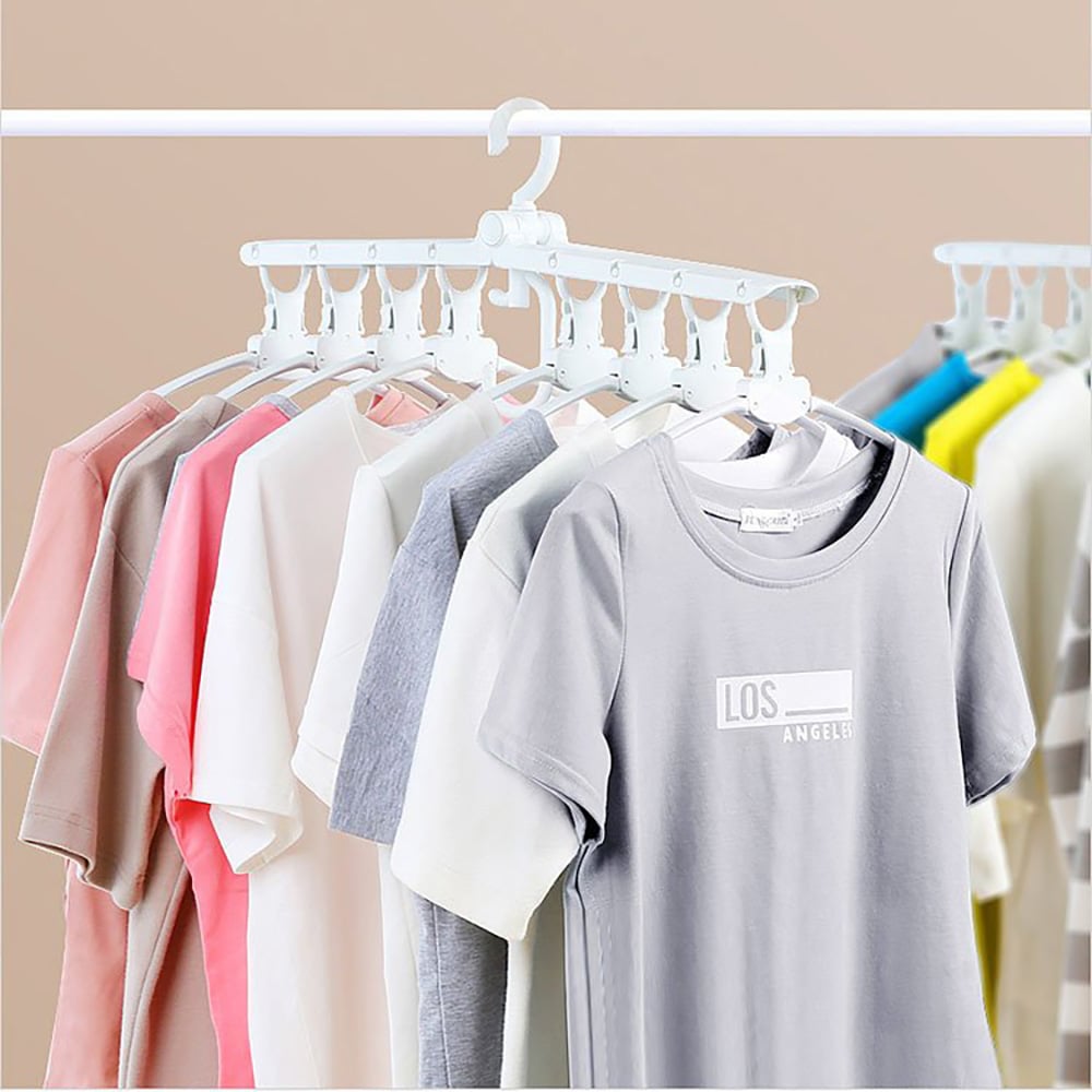 Treo áo phông đúng chuẩn để giữ phom áo đẹp
