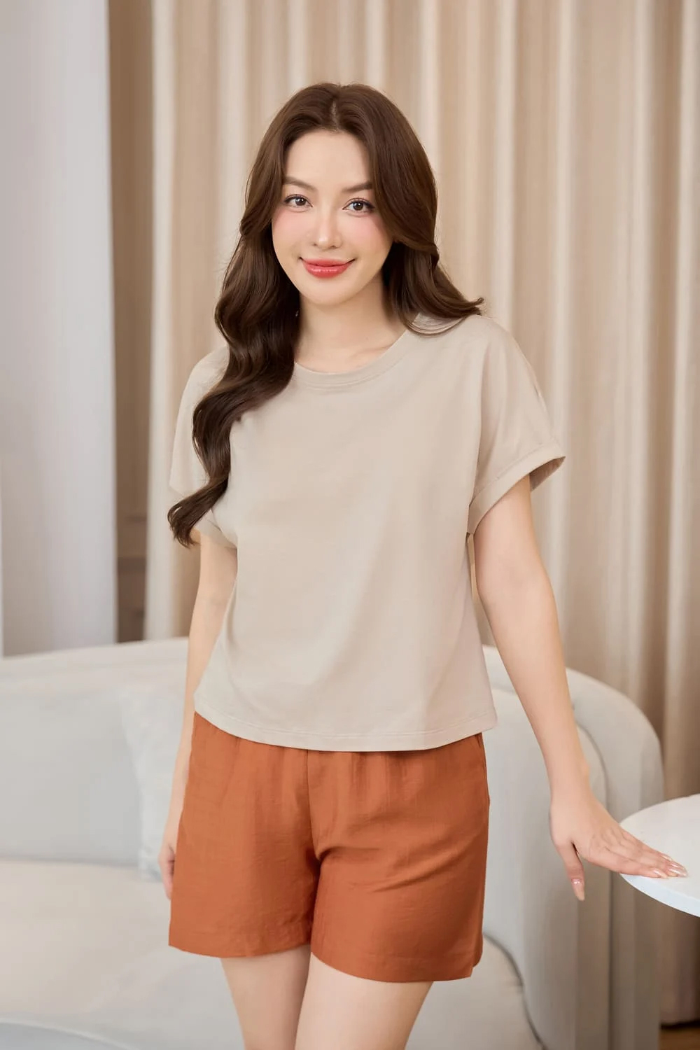 Chất liệu: Ưu tiên sự thông thoáng và dễ chịu cho cả ngày dài