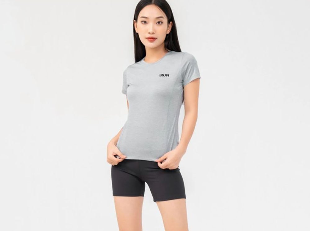 Quần đùi ôm + Áo thun thể thao