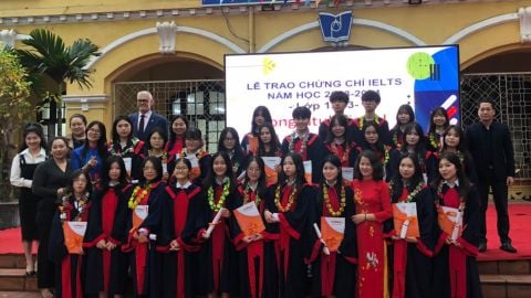 LỄ TRAO CHỨNG CHỈ IELTS VÀ JLPT - THPT PHAN ĐÌNH PHÙNG