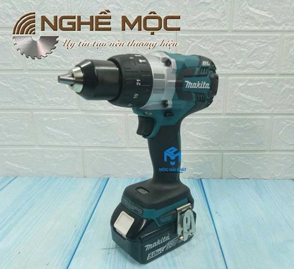 Cách kiểm tra máy khoan pin Makita chính hãng