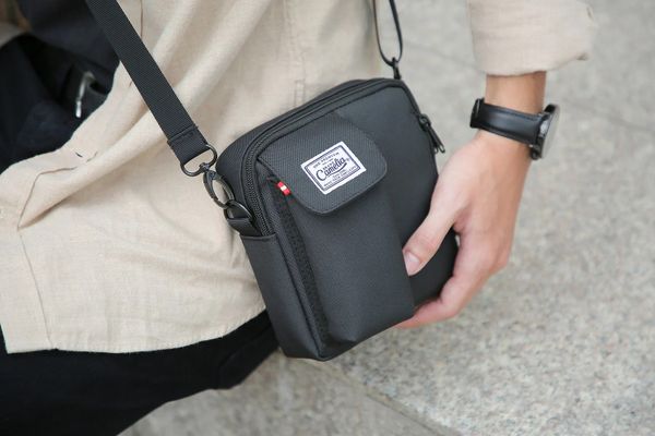 Túi đeo chéo - Phụ kiện thời trang không thể thiếu cho nam giới 2024