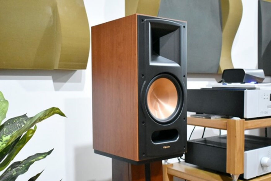 Loa nghe nhạc KLIPSCH RB 81 II có xuất xứ từ Mỹ