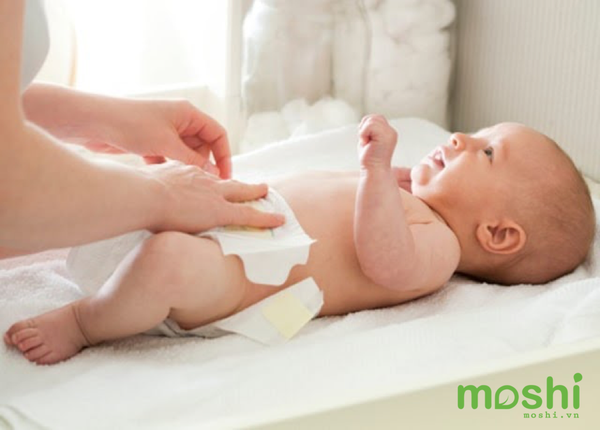 Dấu hiệu trẻ sơ sinh bị tiêu chảy & mẹ phải làm sao để an toàn cho bé