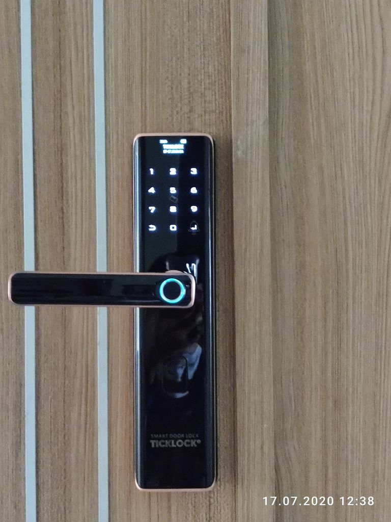 Khóa cửa vân tay Ticklock SL01