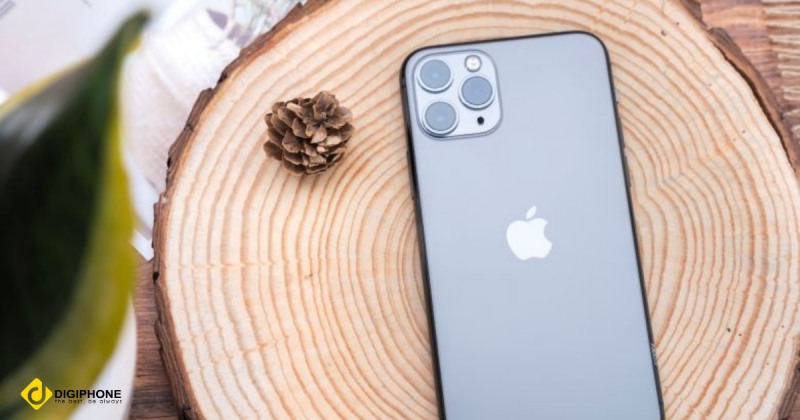 iPhone 11 Pro sử dụng chất liệu bền chắc giúp bảo vệ điện thoại tốt hơn