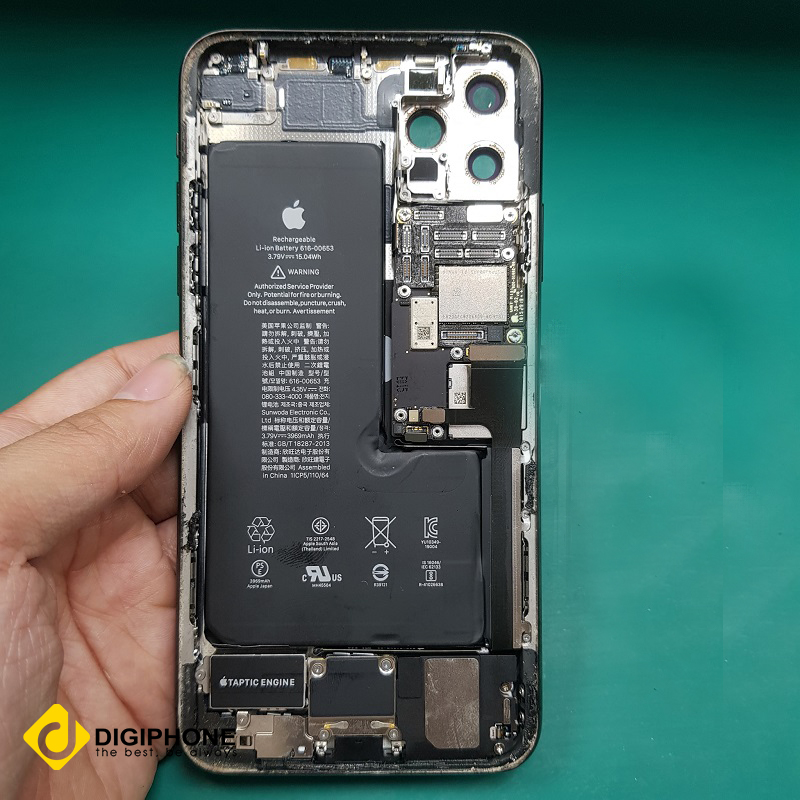 thay pin iphone 11 giá bao nhiêu