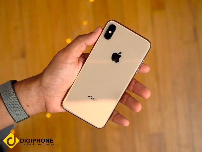 So Sánh iPhone 12 và iPhone XS Max: Mua máy nào tốt hơn?