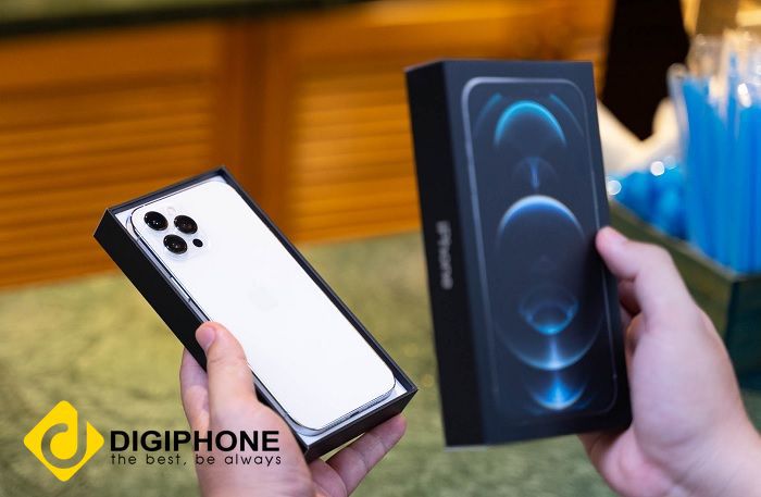 Xem liên tục các clip trên kênh Youtube  trong 8 giờ 37 phút.