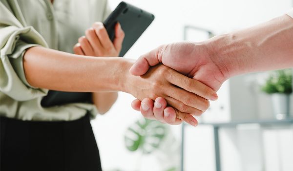 Đồ Chơi Gỗ SD – Xưởng Gia Công Đồ Gỗ Giao Tiếp Tiếng Anh Và Dịch Vụ Khách Hàng Tối Ưu Cho Khách Hàng Quốc Tế