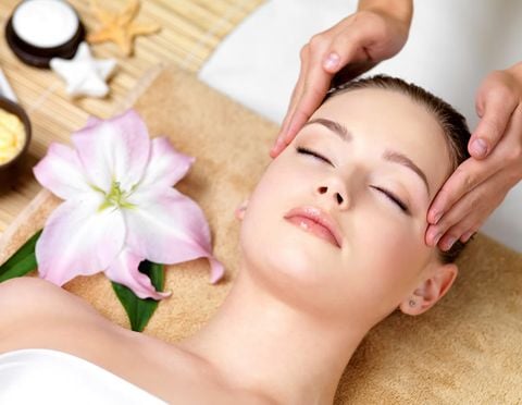 12 động tác massage mặt khi vừa ngủ dậy của Diện Chẩn giúp lưu không khí huyết cho ngày mới tràn đầy năng lượng