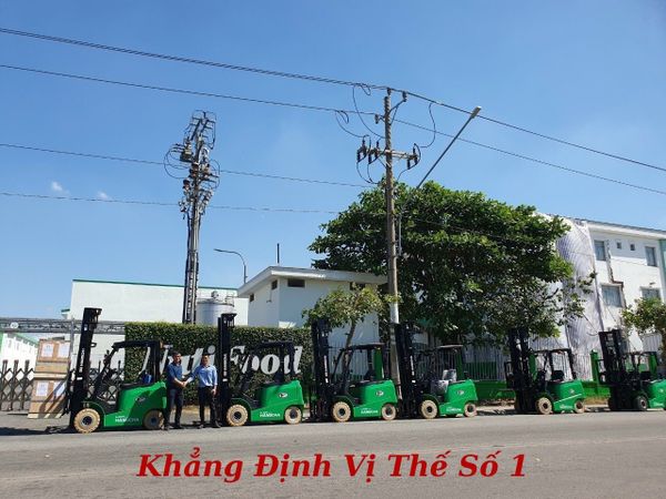 NÊN THUÊ XE NÂNG HAY MUA XE NÂNG?