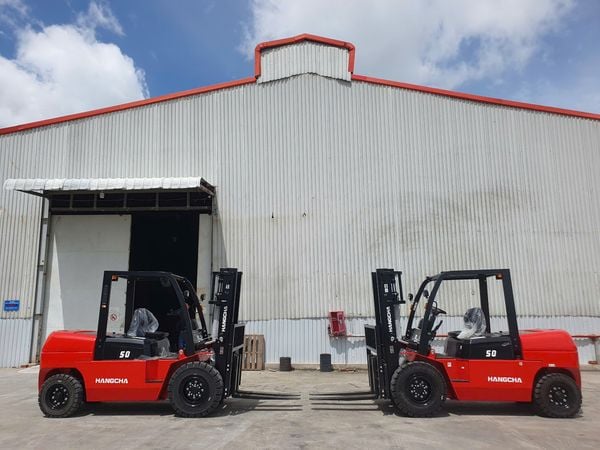 Giá xe nâng dầu 5 tấn dòng A Hangcha động cơ Xinchai