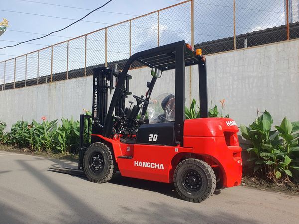 Xe nâng dầu 2 tấn Hangcha Giá Tốt sử dụng động cơ Xinchai Trung Quốc