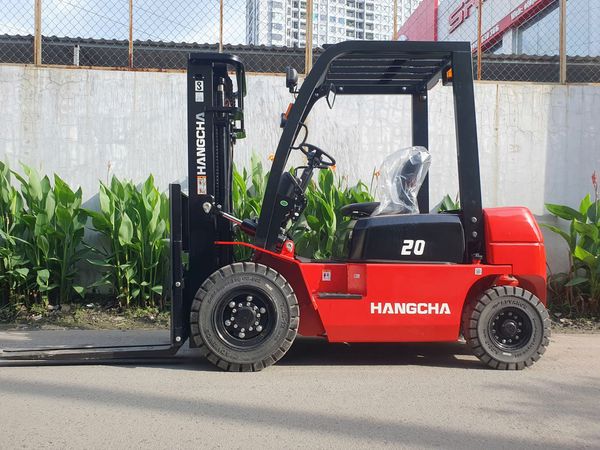 Xe nâng dầu 2 tấn Hangcha Trung Quốc sử dụng động cơ Xinchai