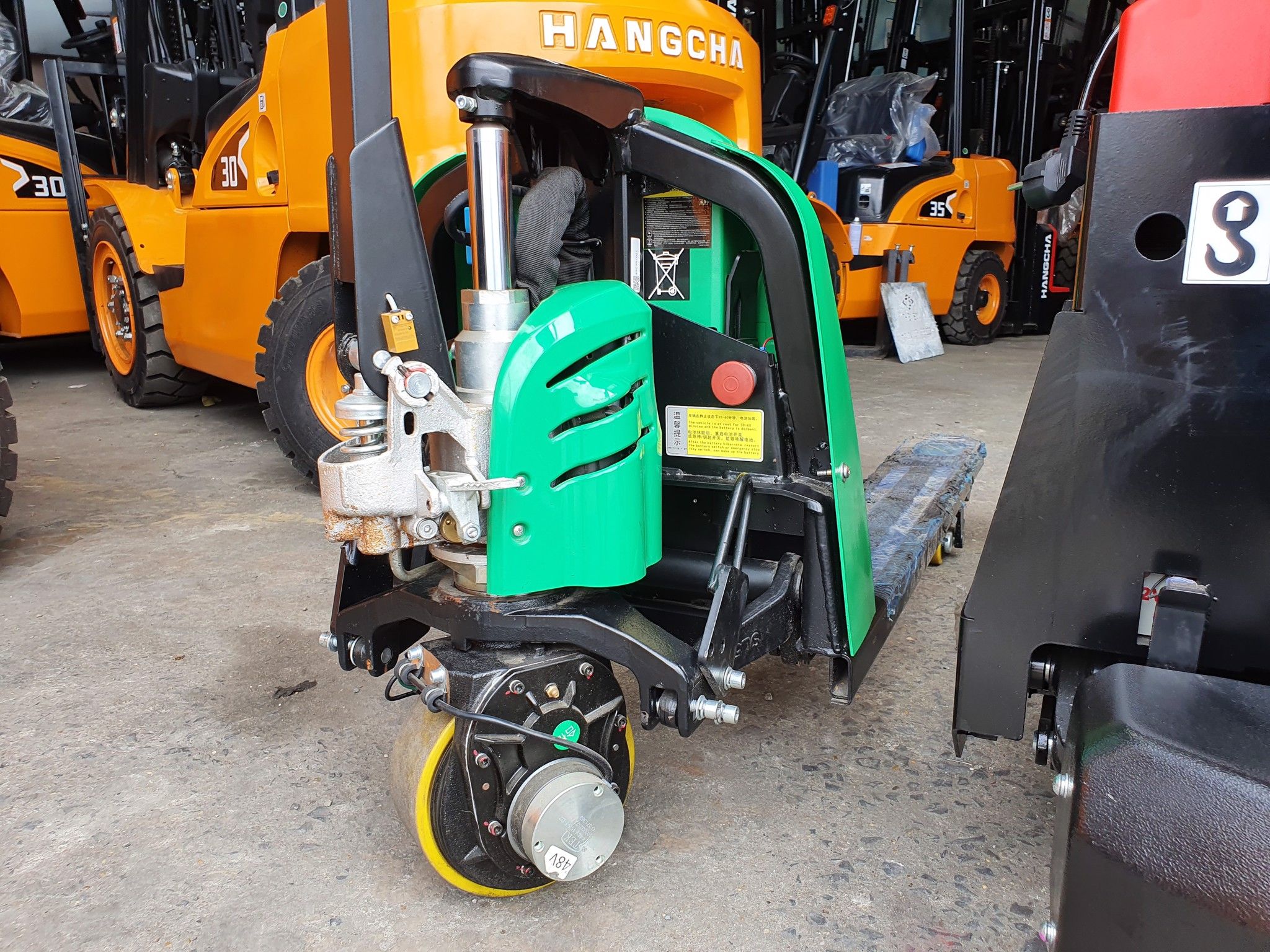 xe nâng tay 1.5 - 2 tấn chạy bằng điện Lithium
