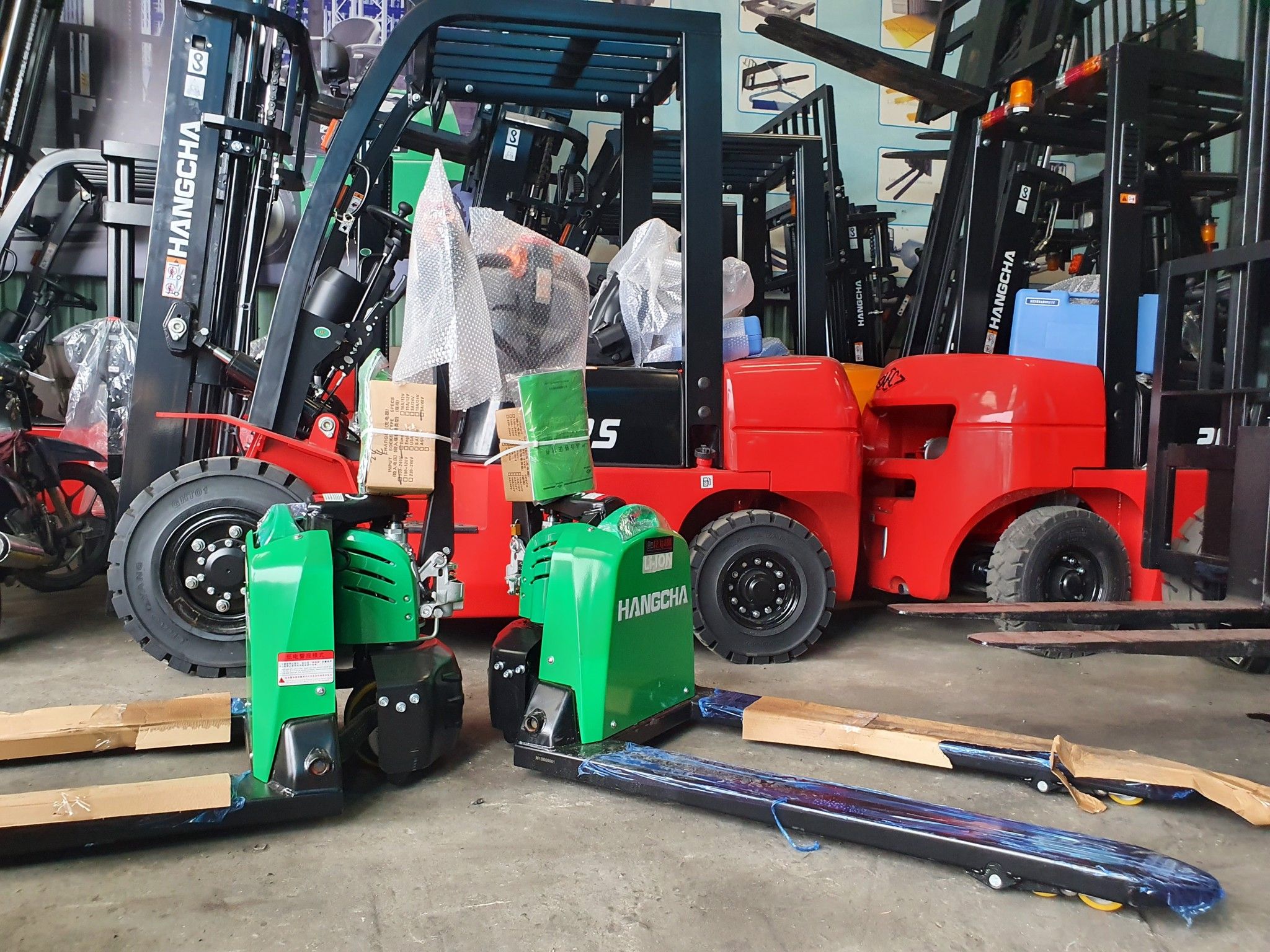 xe nâng tay điện tải trọng 1.5 - 2 tấn pin Lithium