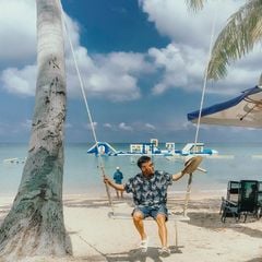 Cách Tạo Dáng Ở Biển Đẹp Cho Nam - Tự Nhiên, Nam Tính, Chuẩn Instagram