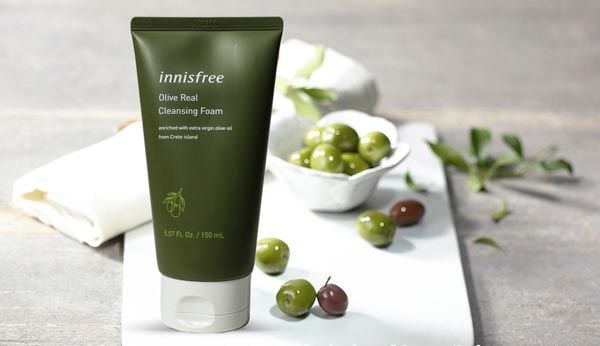 sua rua mat duong am sau innisfree olive real cleansing foam 2 1599acf5aa224175ad18f7239b493938 grande