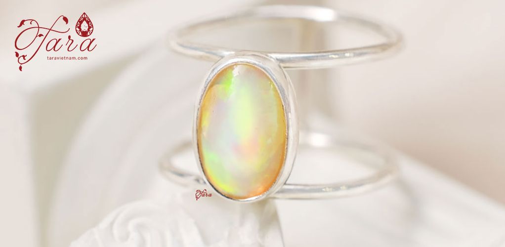Opal - Dải Cầu Vồng Ẩn Mình Trong Viên Đá Nhỏ