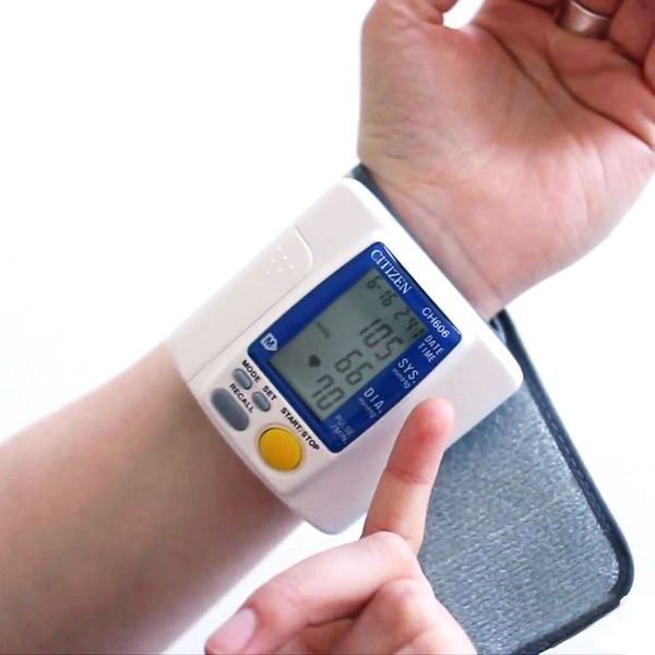  cách đo huyết áp điện tử