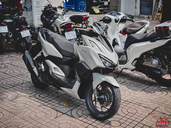 VARIO160 ABS ĐỘ ĐỒ CHƠI HEO THẮNG CÙM TAY NISSIN ĐẸP NGẤT NGAY