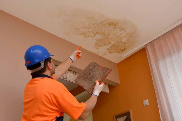 Top 3 cách xử lý trần nhà bị thấm nước nhanh hiệu quả