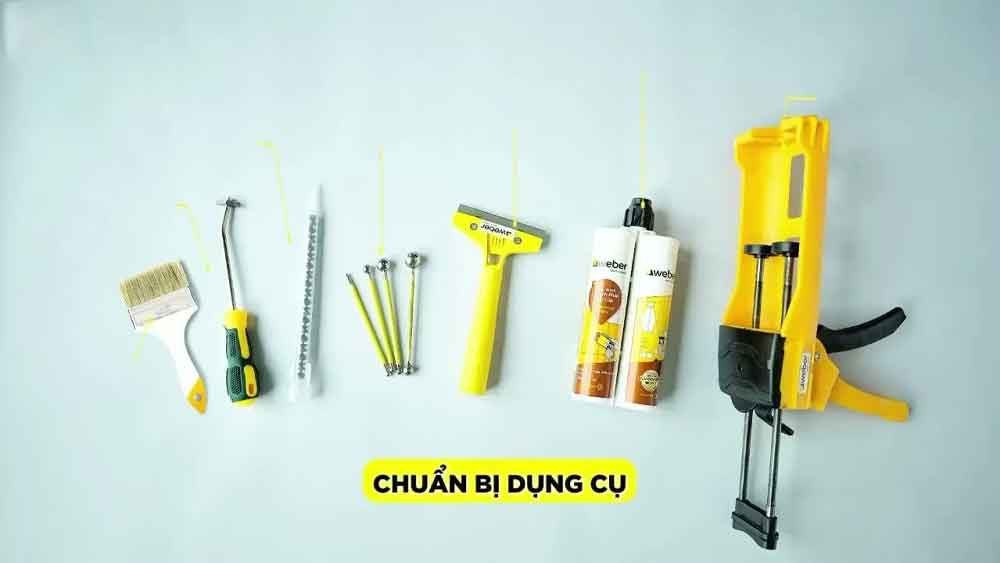 Chuẩn bị thi công keo chà ron hai thành phần