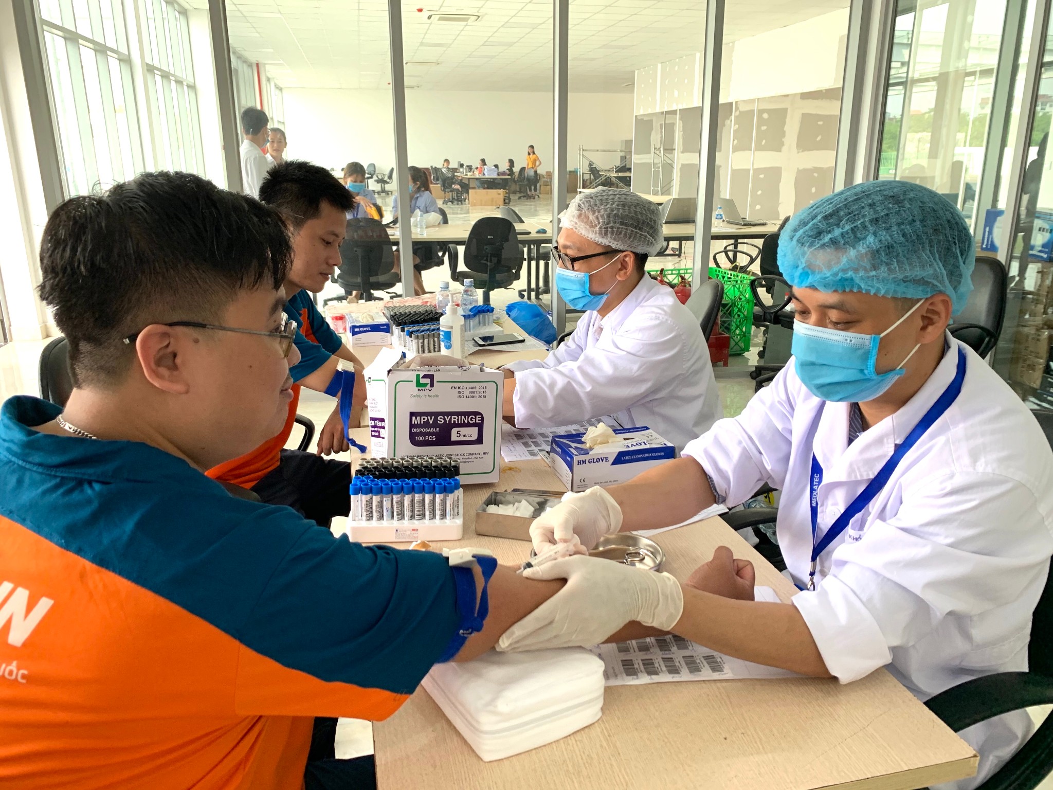 Ngày đầu lấy mẫu xét nghiệm tập trung trên toàn quốc