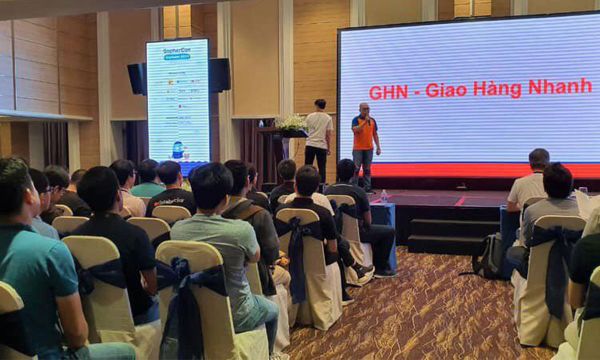 Giám đốc công nghệ GHN chia sẻ tại chương trình Gopher Con 2019
