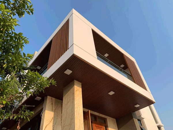 Tấm ốp gỗ nhựa composite cho trần ban công - May Home