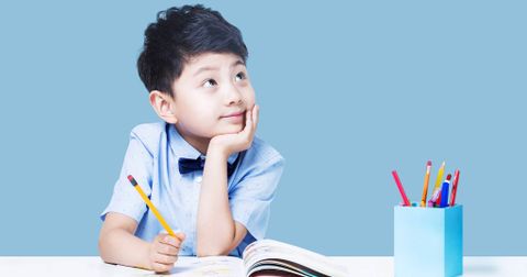 Trẻ 8 - 10 tuổi nên học tiếng Anh chương trình nào?